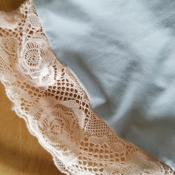 Lace Bralette - Picture 4 of 6